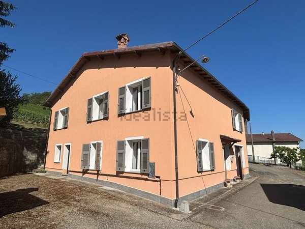casa indipendente in vendita a Gavi in zona Rovereto