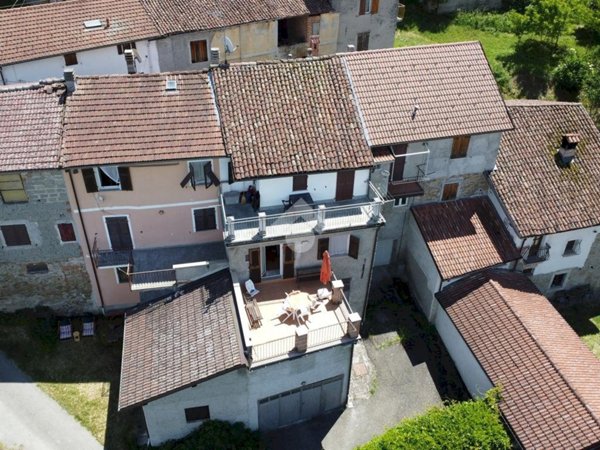 casa indipendente in vendita a Gavi