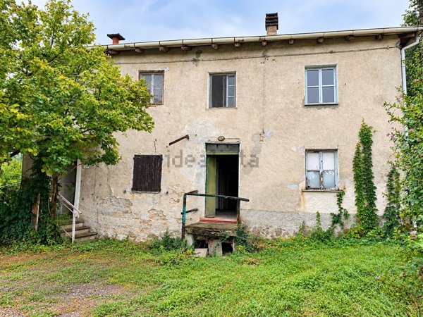 casa indipendente in vendita a Gavi