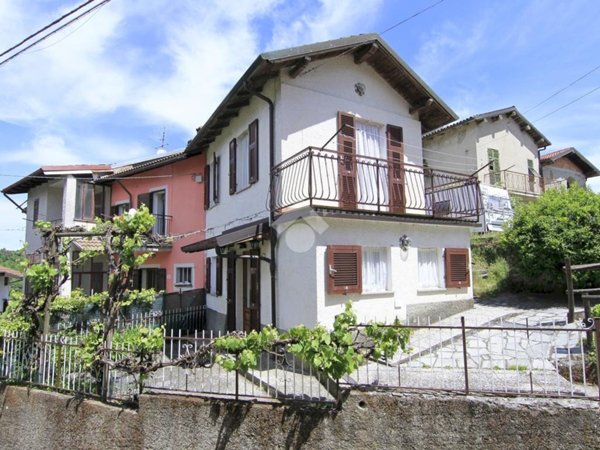 casa indipendente in vendita a Gavi