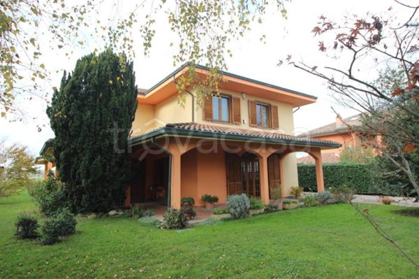casa indipendente in vendita a Giarole