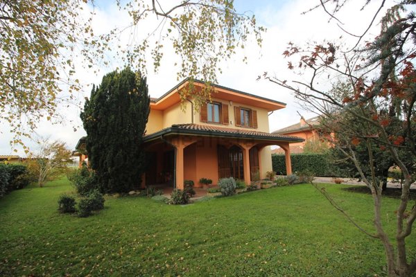 casa indipendente in vendita a Giarole