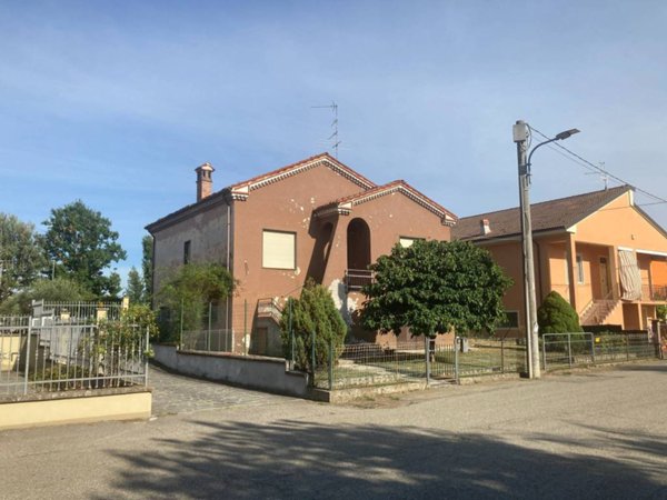 casa indipendente in vendita a Giarole