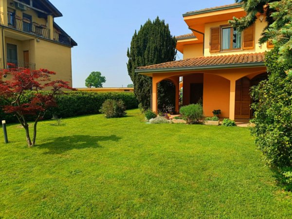 casa indipendente in vendita a Giarole