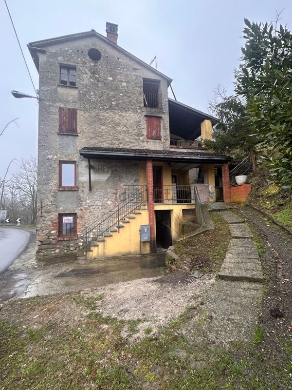 casa indipendente in vendita a Gremiasco