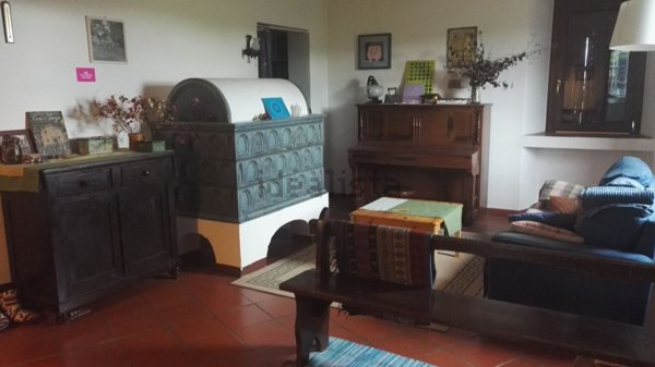 esavano in vendita a Gremiasco