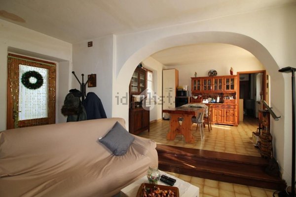 casa semindipendente in vendita a Grognardo