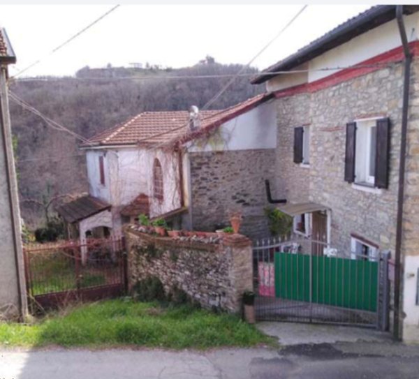 casa indipendente in vendita a Grognardo in zona Poggio