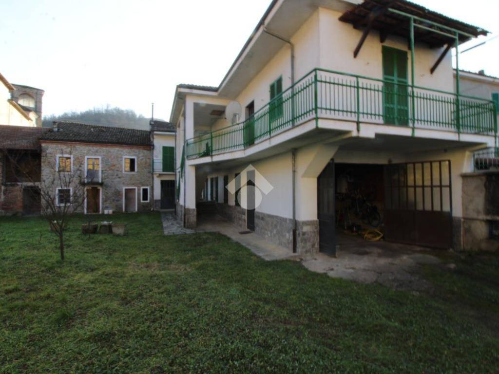 casa indipendente in vendita a Grognardo