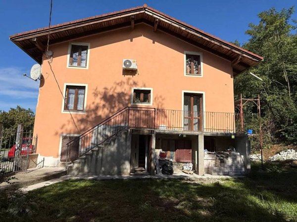 casa indipendente in vendita a Grognardo