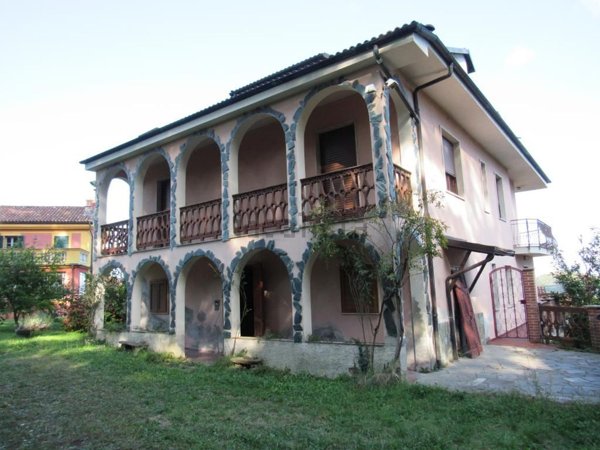 casa indipendente in vendita a Grognardo