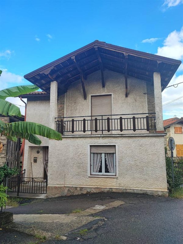 casa indipendente in vendita a Grondona in zona Variana