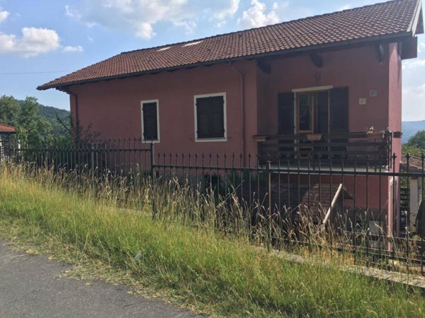 casa indipendente in vendita a Grondona in zona Sasso