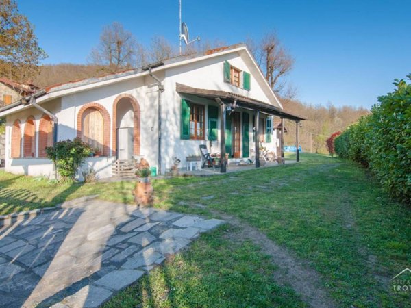 casa indipendente in vendita a Grondona in zona Sasso