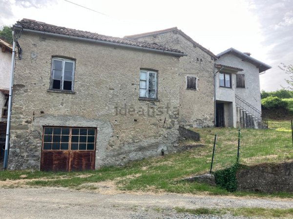 casale in vendita a Grondona in zona Sasso