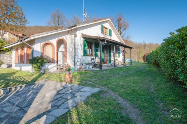casa indipendente in vendita a Grondona in zona Sasso
