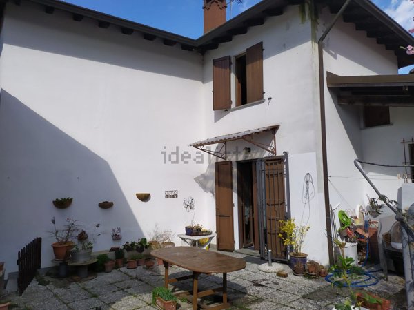 casa indipendente in vendita a Grondona