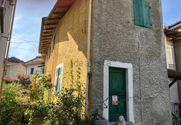 pentavano in vendita a Grondona in zona Variana