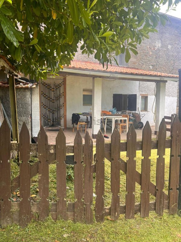 casa indipendente in vendita a Grondona