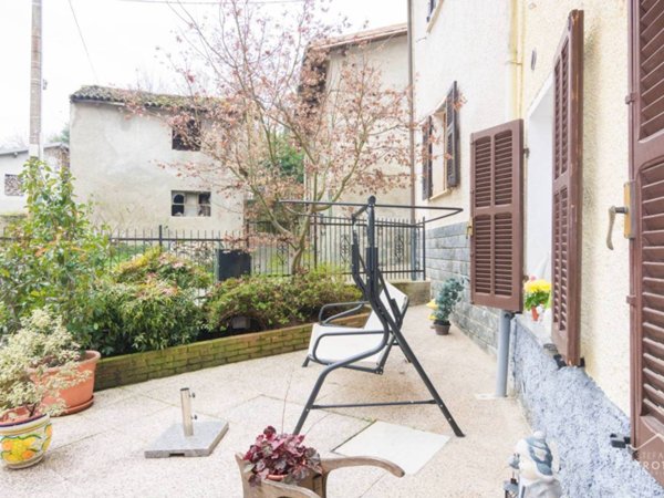 casa indipendente in vendita a Grondona in zona Variana