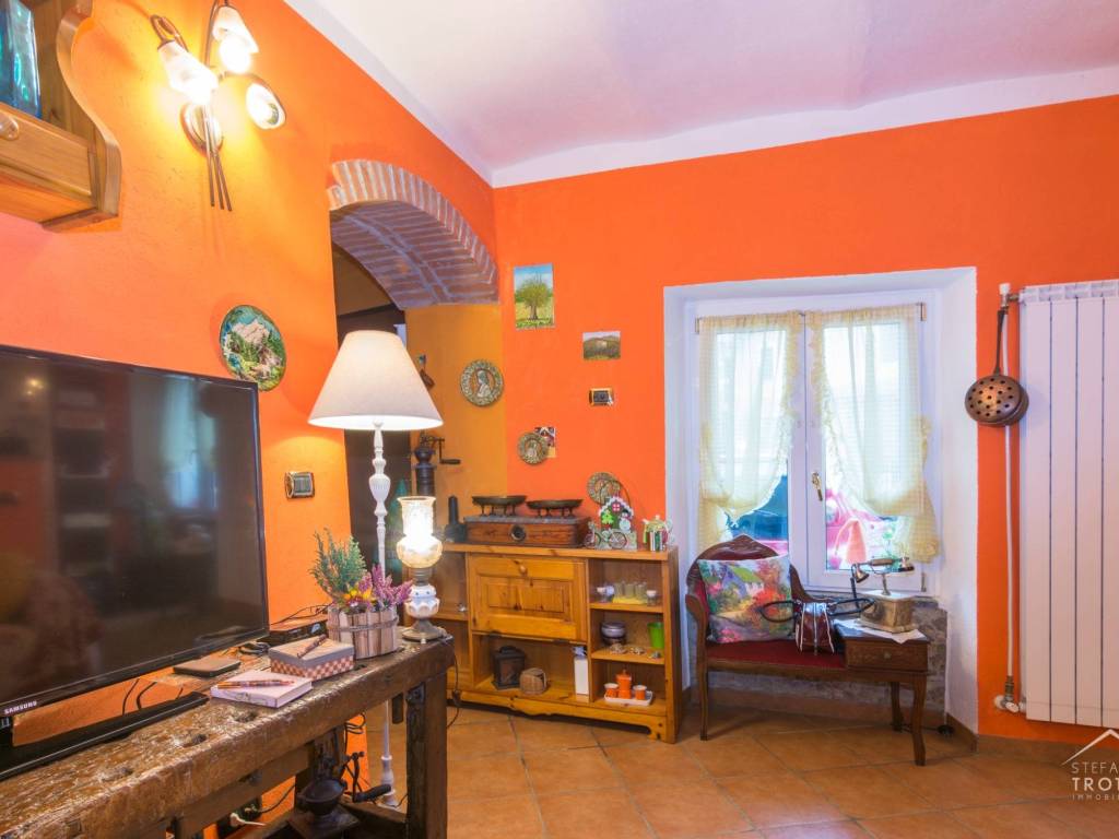 casa indipendente in vendita a Grondona in zona Variana