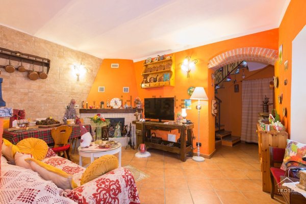 casa indipendente in vendita a Grondona in zona Variana