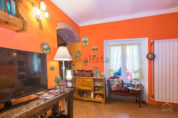 casa indipendente in vendita a Grondona in zona Variana