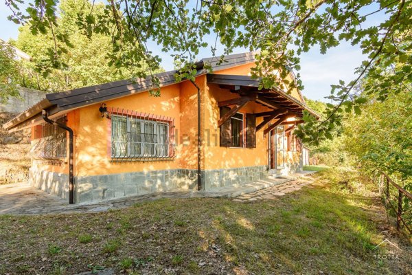casa indipendente in vendita a Grondona in zona Variana