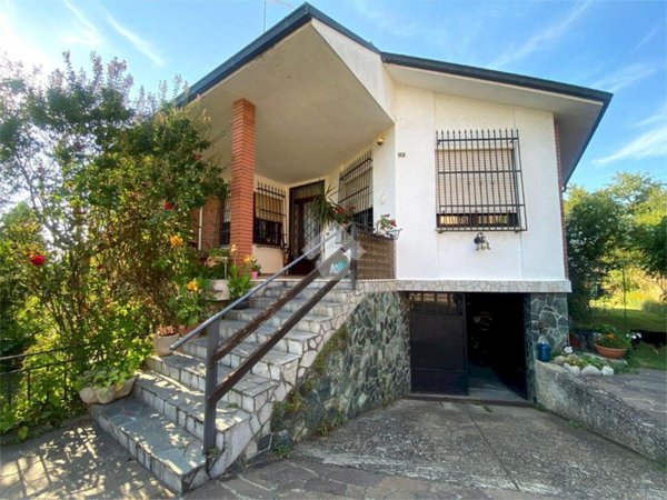 casa indipendente in vendita ad Isola Sant'Antonio