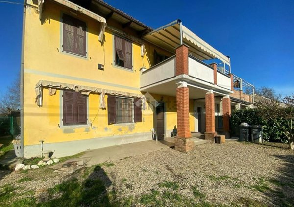 casa indipendente in vendita ad Isola Sant'Antonio