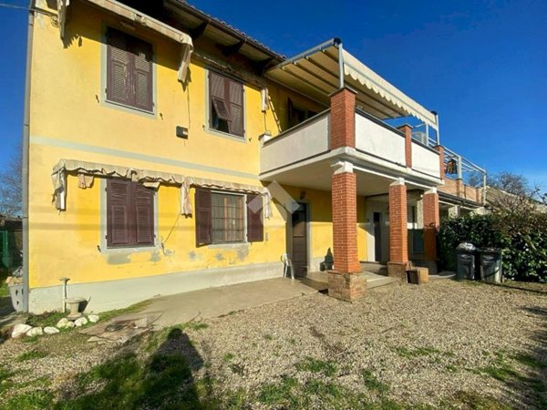 casa indipendente in vendita ad Isola Sant'Antonio