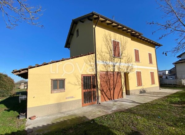 casa indipendente in vendita ad Isola Sant'Antonio