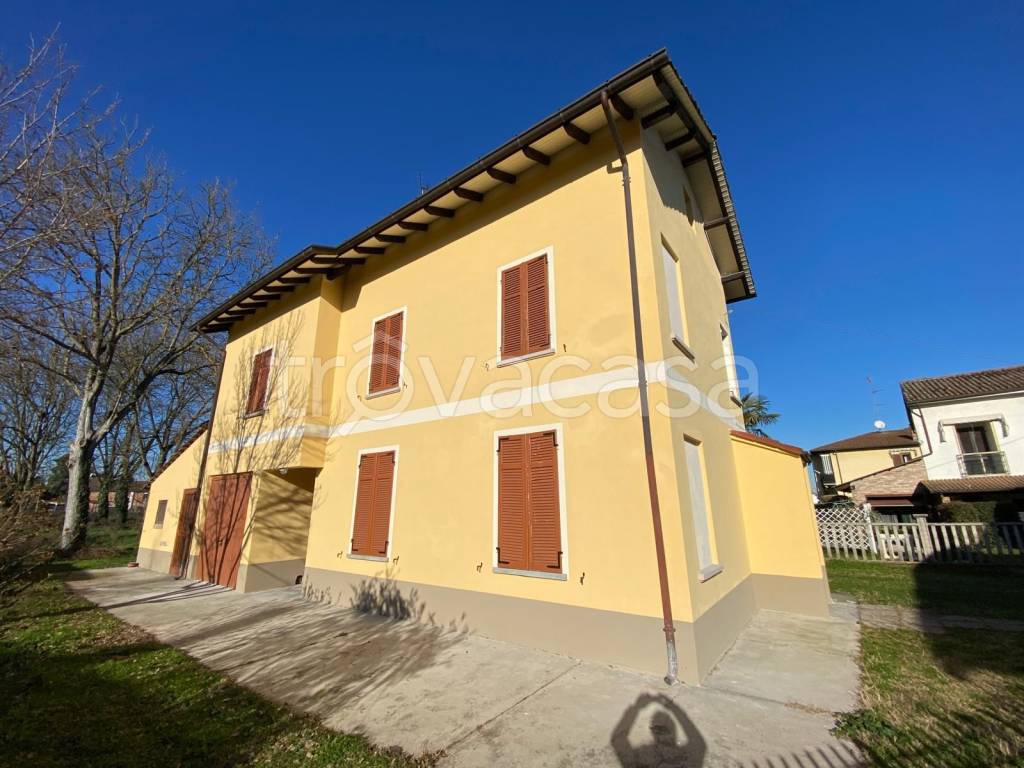 casa indipendente in vendita ad Isola Sant'Antonio