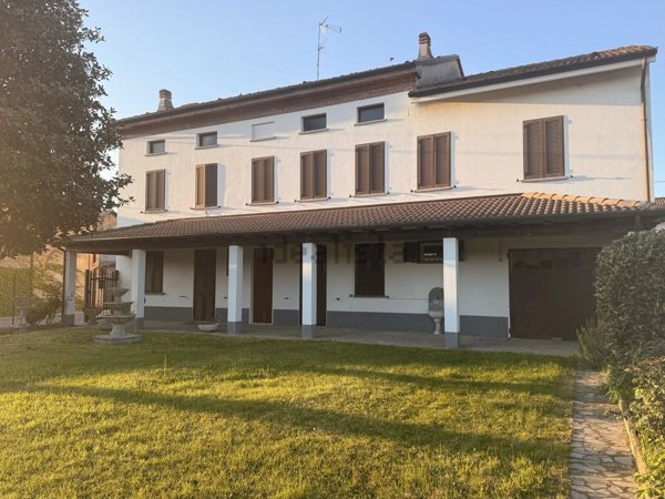 casa indipendente in vendita ad Isola Sant'Antonio