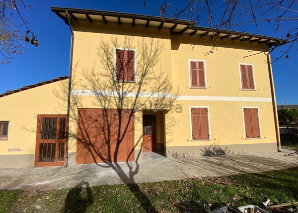 casa indipendente in vendita ad Isola Sant'Antonio