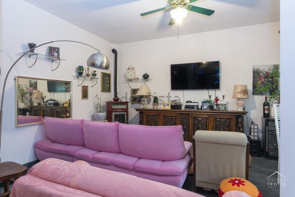 casa indipendente in vendita ad Isola Sant'Antonio