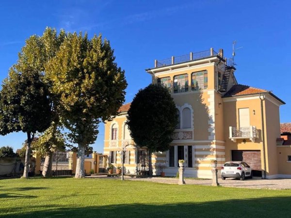casa indipendente in vendita ad Isola Sant'Antonio