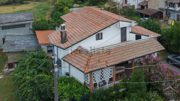 casa indipendente in vendita ad Isola Sant'Antonio