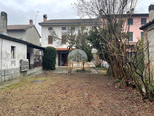 esavano in vendita ad Isola Sant'Antonio