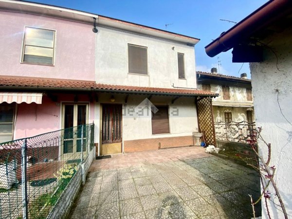 casa indipendente in vendita ad Isola Sant'Antonio