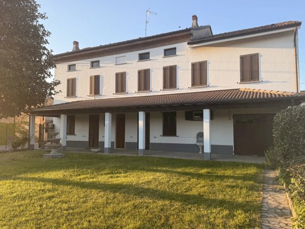 casa indipendente in vendita ad Isola Sant'Antonio