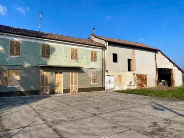 casa indipendente in vendita ad Isola Sant'Antonio
