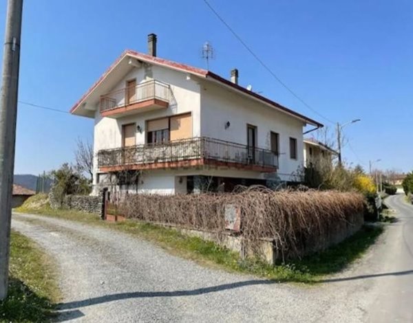 casa indipendente in vendita a Lerma