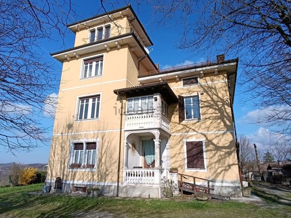 casa indipendente in vendita a Lerma