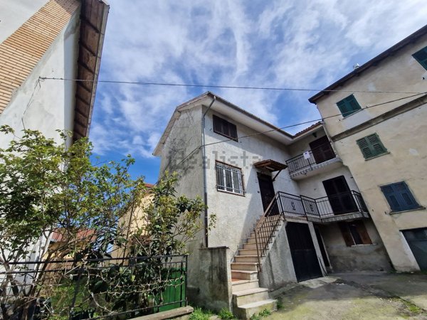 casa indipendente in vendita a Lerma