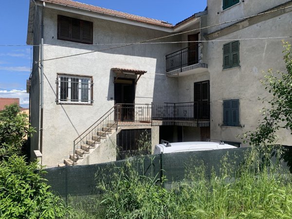 casa indipendente in vendita a Lerma