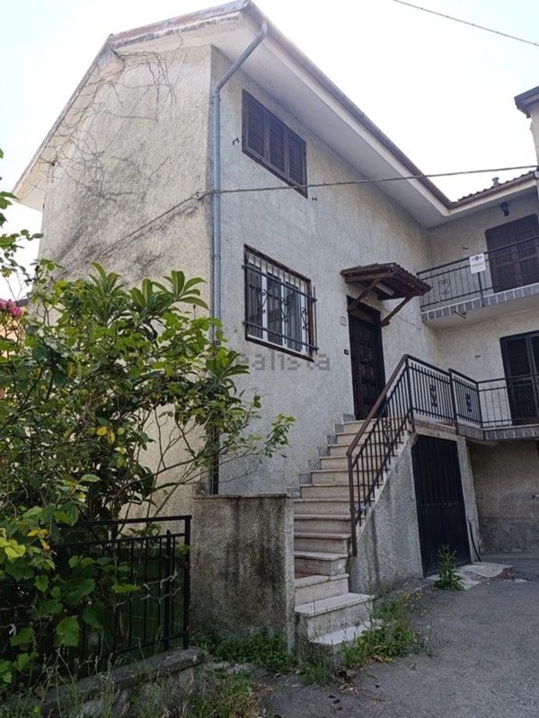 casa indipendente in vendita a Lerma