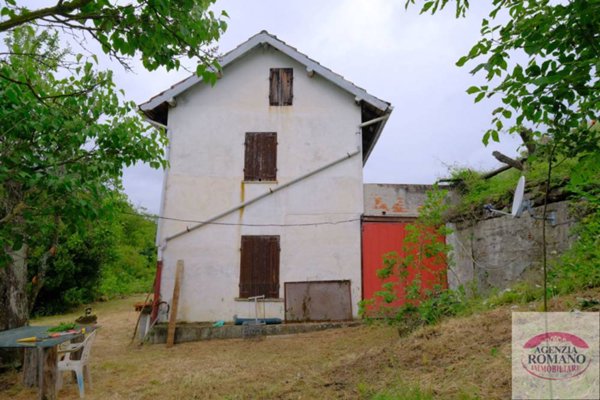 casa semindipendente in vendita a Malvicino