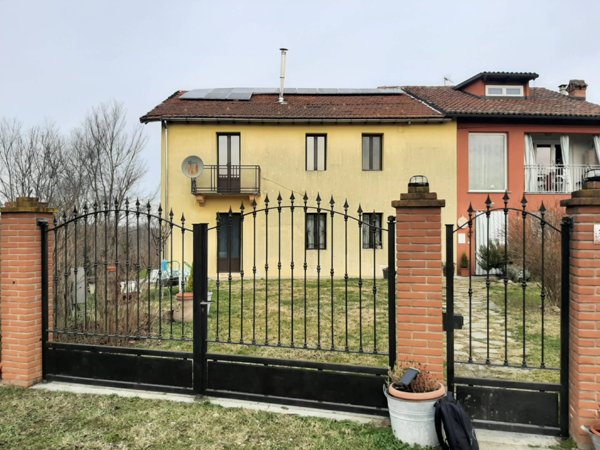 casa indipendente in vendita a Masio