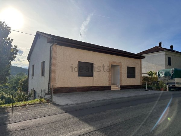 casa indipendente in vendita a Melazzo